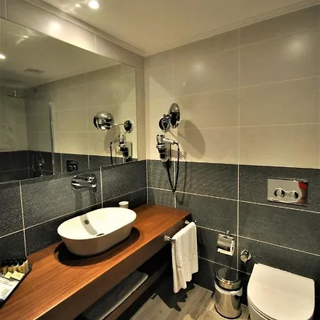 Resa Hotel *